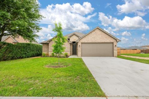 1707 Lakeway Drive Cleburne TX 76033