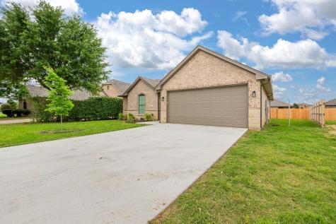 1707 Lakeway Drive Cleburne TX 76033