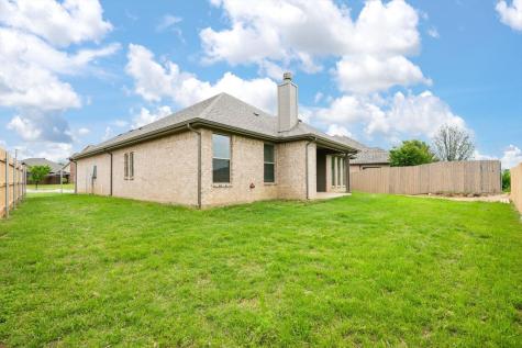 1707 Lakeway Drive Cleburne TX 76033