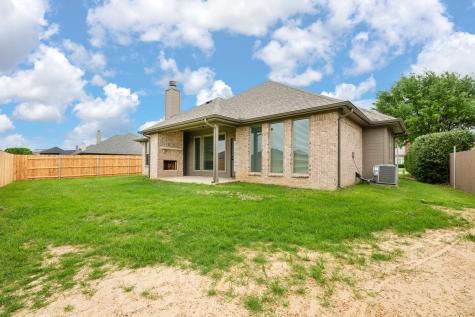 1707 Lakeway Drive Cleburne TX 76033