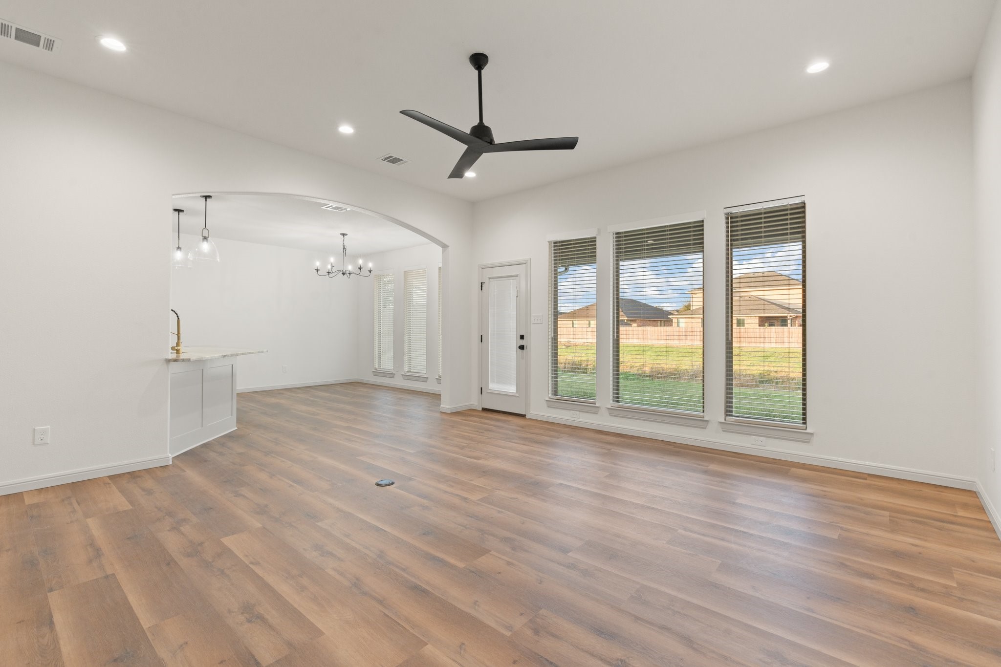 1707 Lakeway Drive Cleburne TX 76033