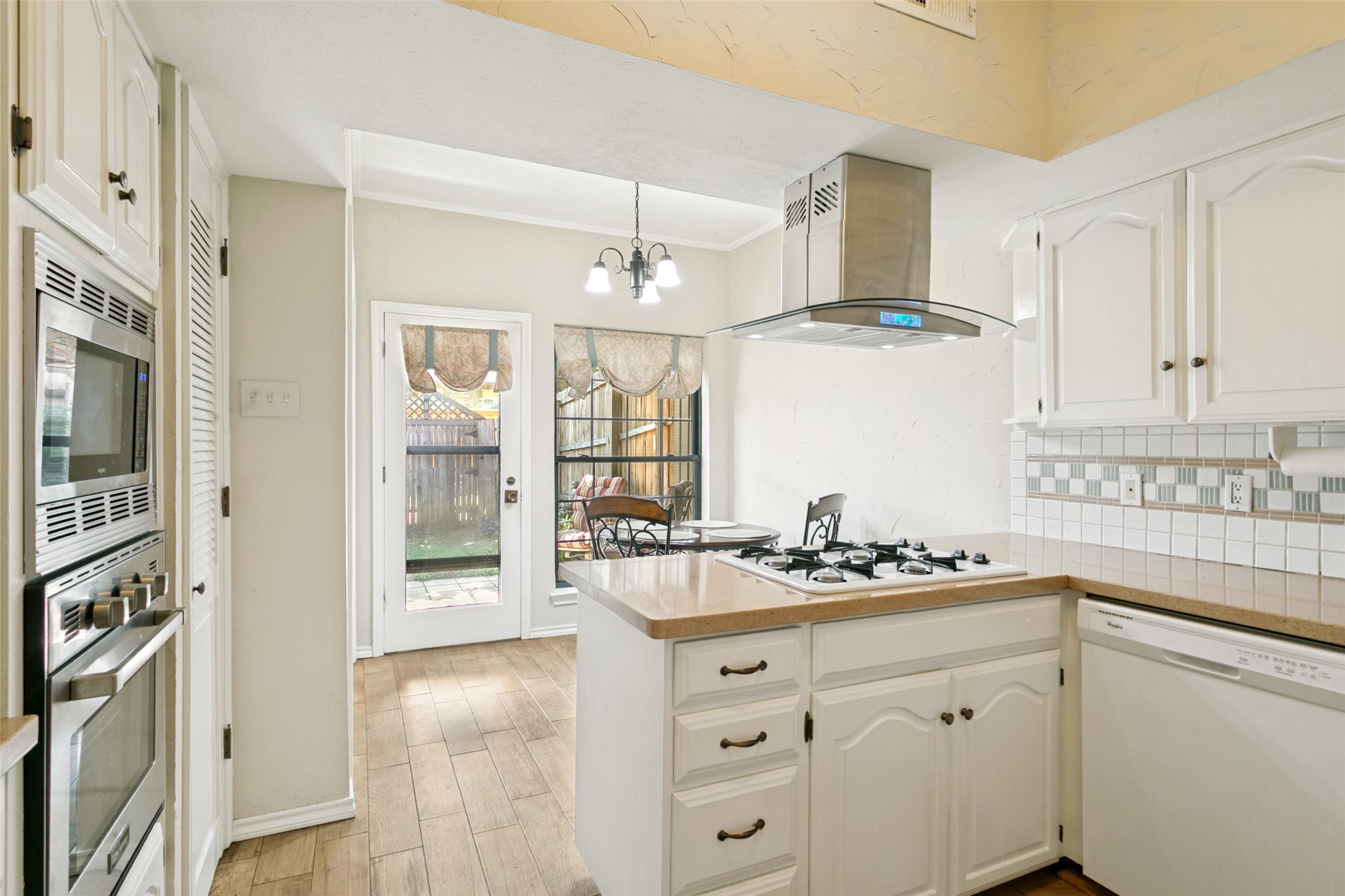 2022 Brookside Drive Grapevine TX 76051