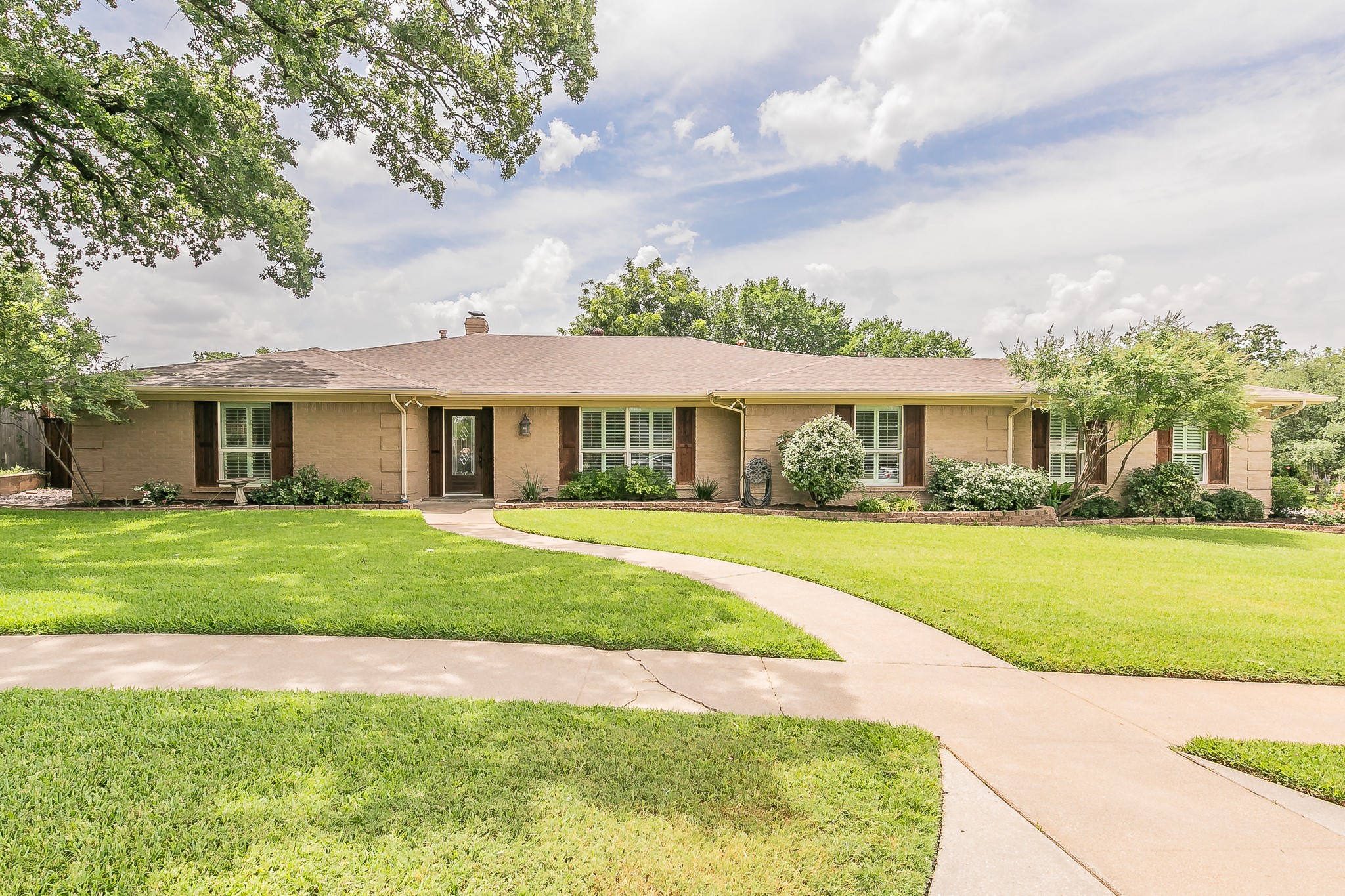 11 Country Club Court Pantego TX 76013