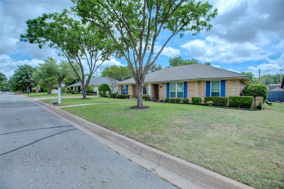 4516 Shady Lake Drive North Richland Hills TX 76180