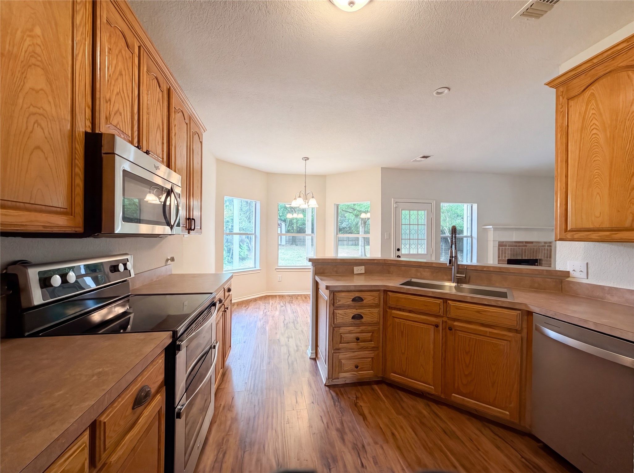6218 Kingswood Drive Arlington TX 76001