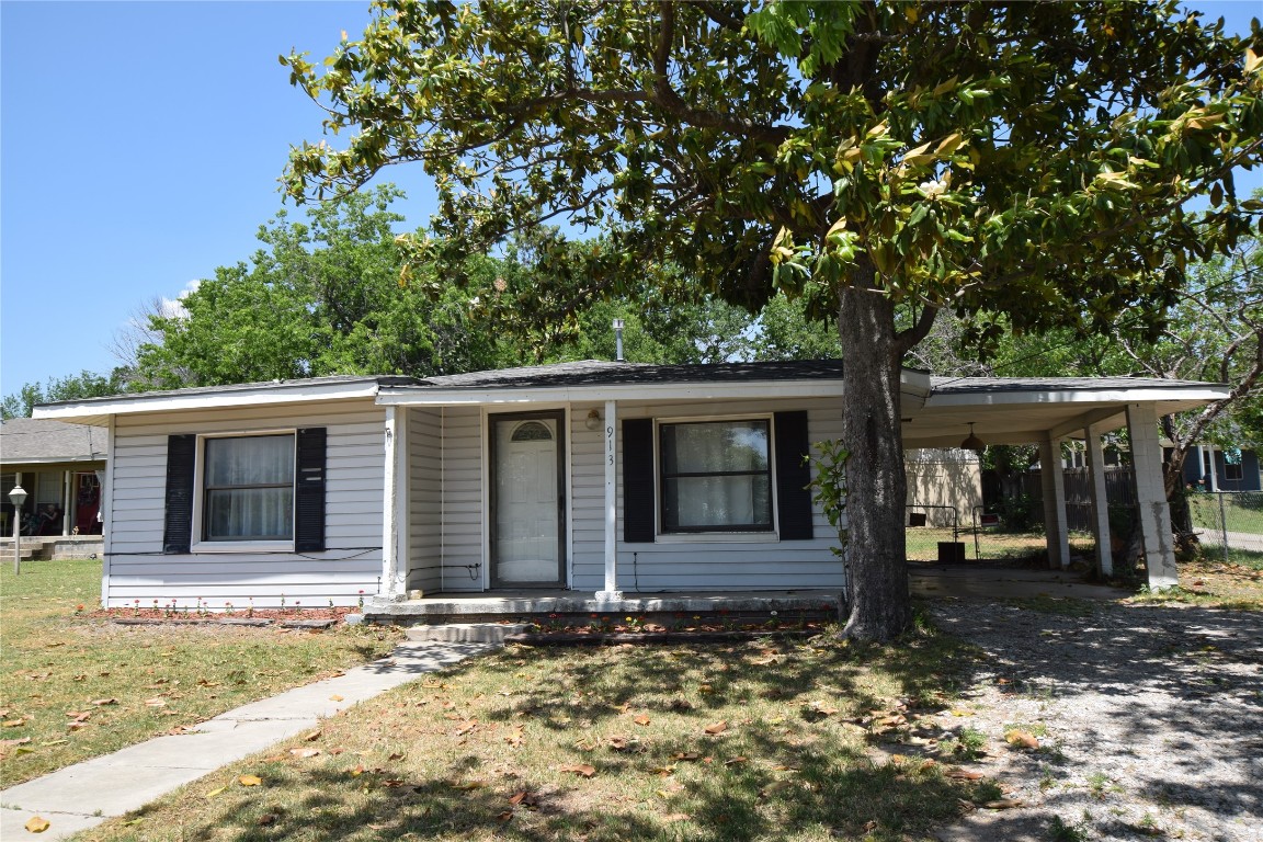 913 Jameson Street Weatherford TX 76086