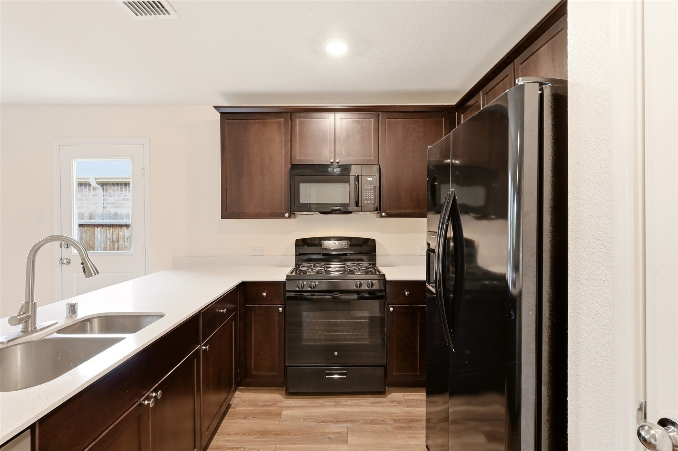 2804 Highgarden Trail Crandall TX 75114