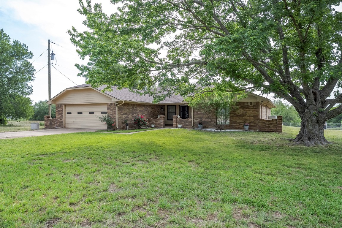 402 De La Cruz Street Weatherford TX 76085