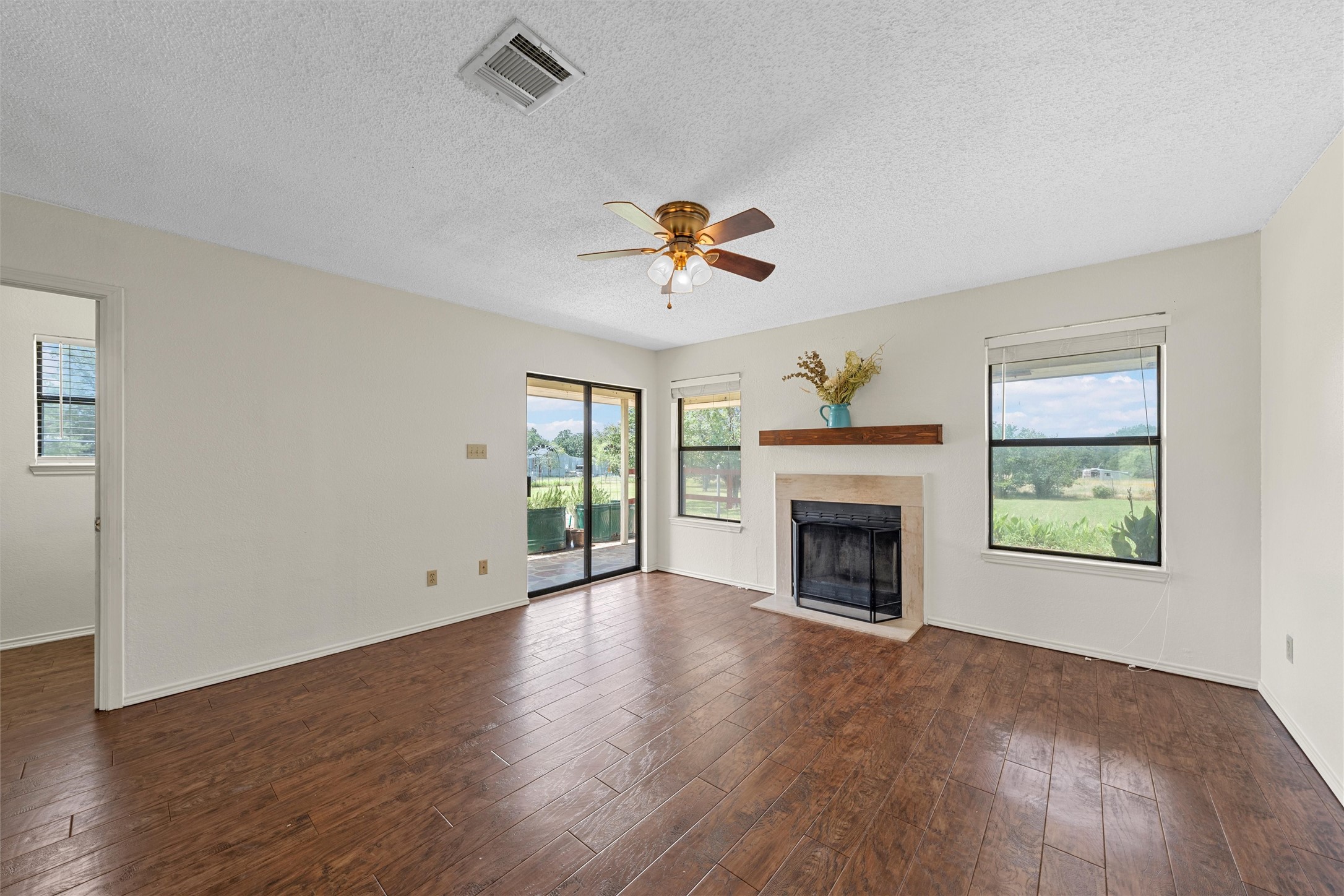 1777 Longhorn Parkway Axtell TX 76624