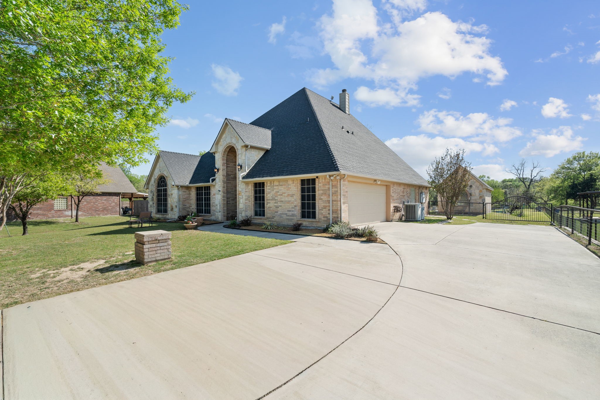112 Waterfall Court Azle TX 76020