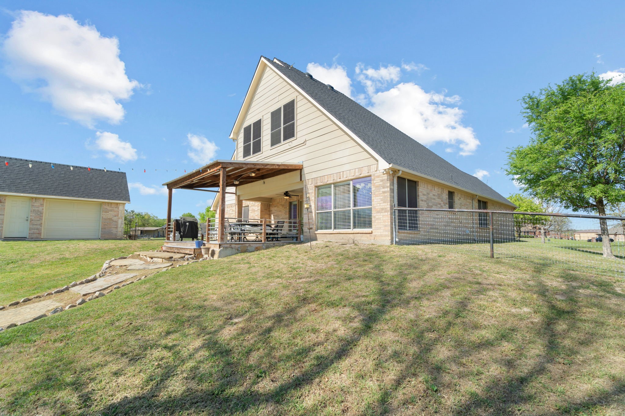 112 Waterfall Court Azle TX 76020