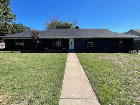 915 S Harrison Street West TX 76691