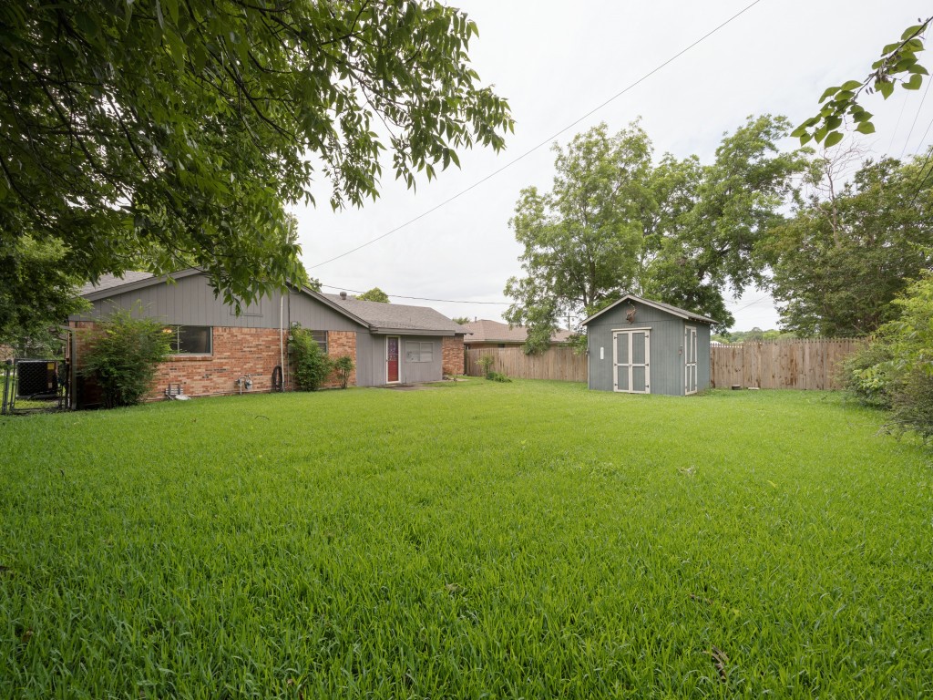1419 Hillcrest Drive Sherman TX 75092