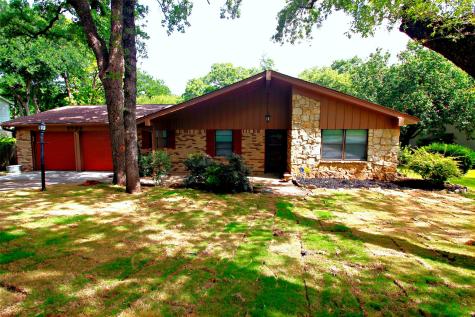 2703 Oak Cliff Lane Arlington TX 76012