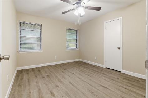 2703 Oak Cliff Lane Arlington TX 76012