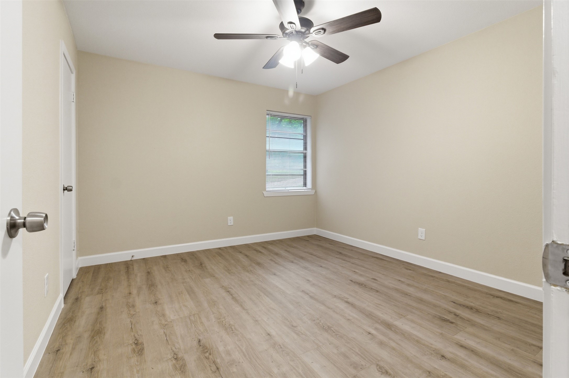 2703 Oak Cliff Lane Arlington TX 76012