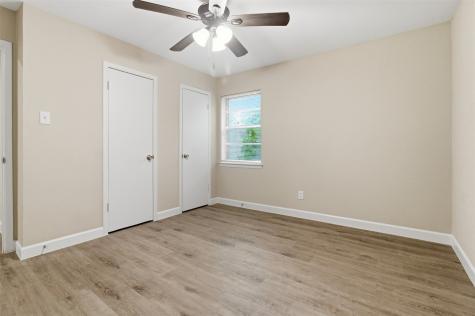 2703 Oak Cliff Lane Arlington TX 76012