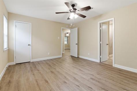 2703 Oak Cliff Lane Arlington TX 76012