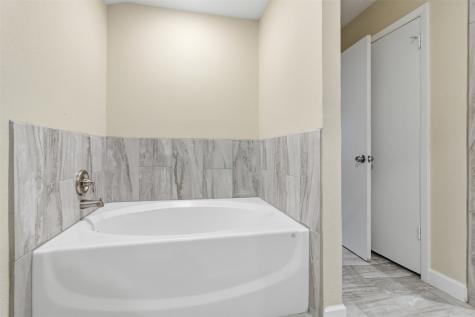 2703 Oak Cliff Lane Arlington TX 76012