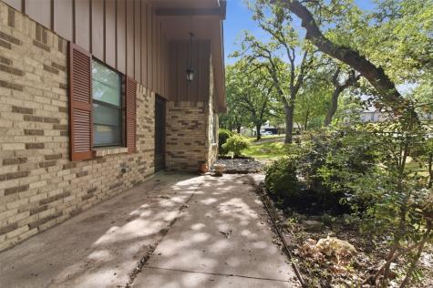 2703 Oak Cliff Lane Arlington TX 76012