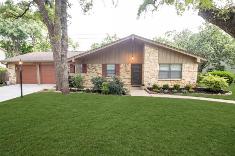 2703 Oak Cliff Lane Arlington TX 76012