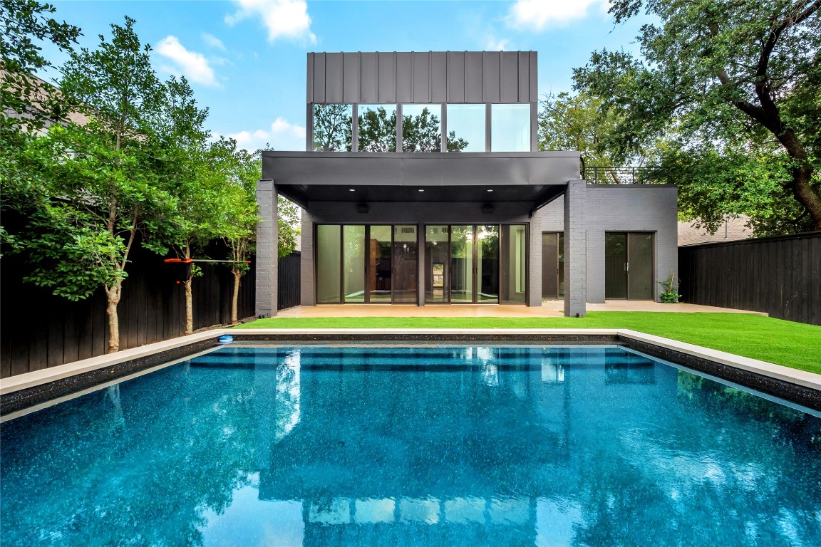 1915 Mcmillan Avenue Dallas TX 75206