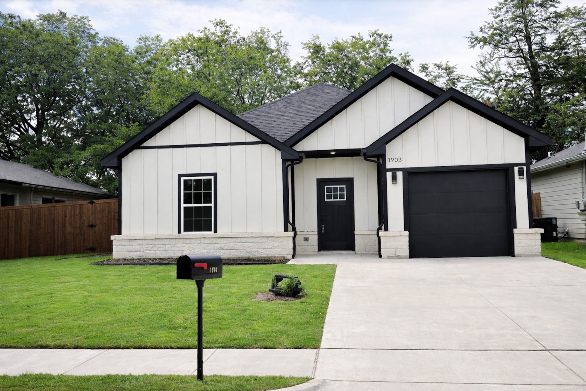 1903 King Street Greenville TX 75401