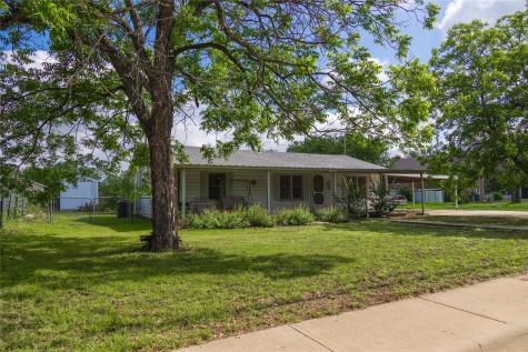 904 Austin Street Coleman TX 76834
