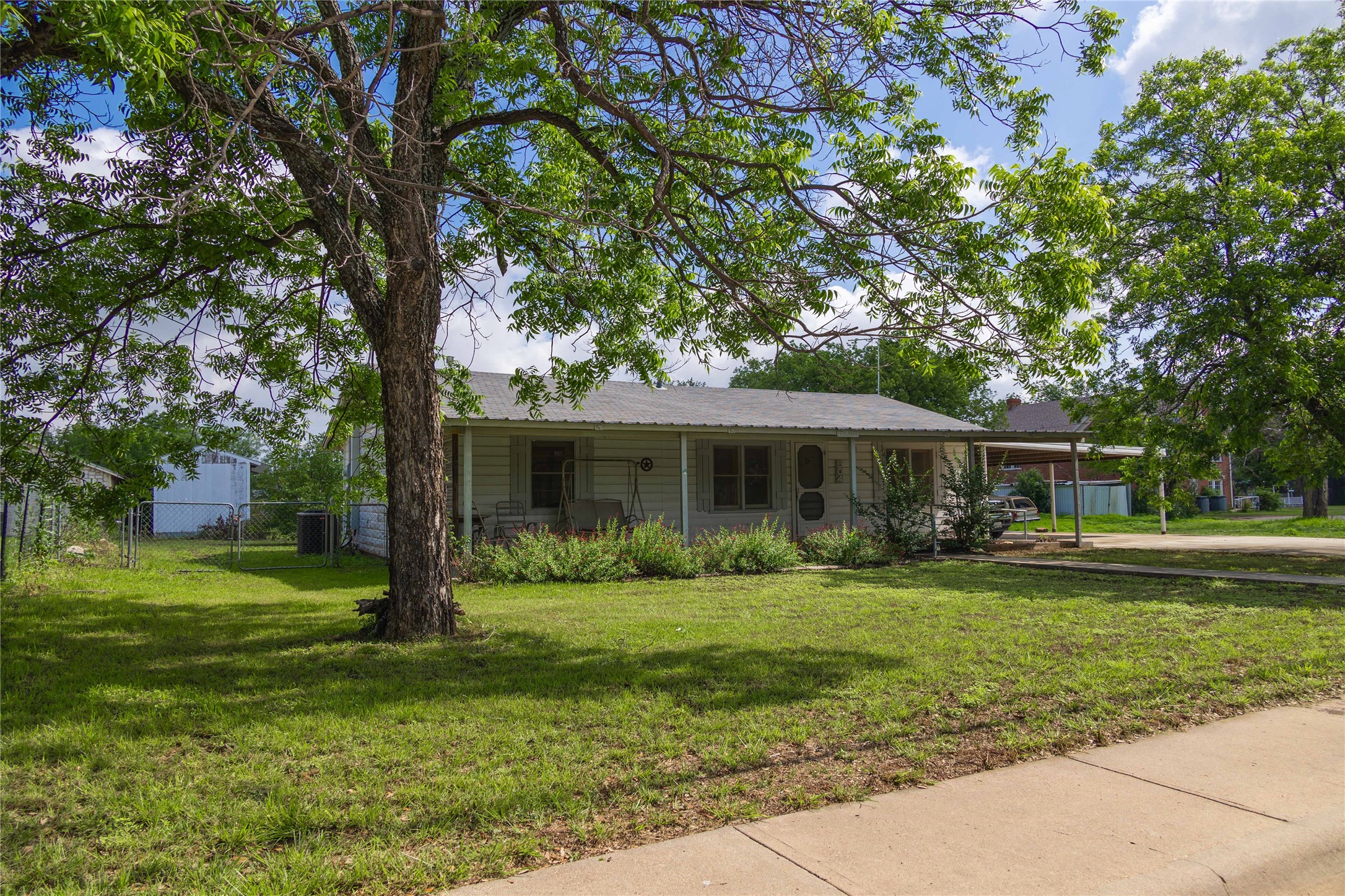 904 Austin Street Coleman TX 76834