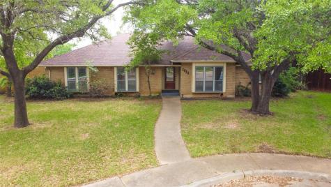 2413 Pearwood Court Grand Prairie TX 75050
