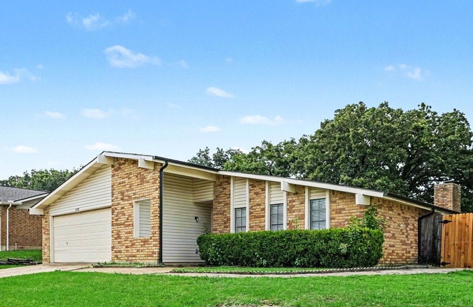3708 Pinewood Street Bedford TX 76021