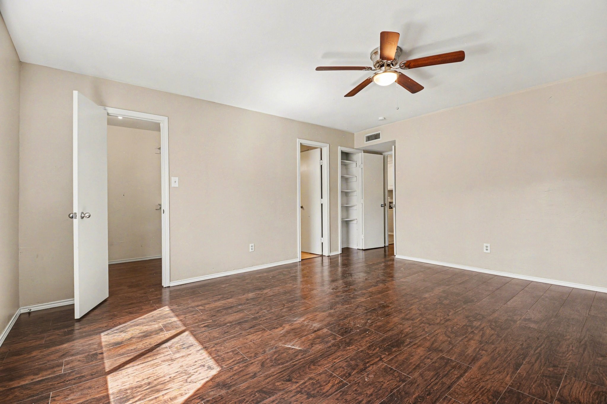 3708 Pinewood Street Bedford TX 76021