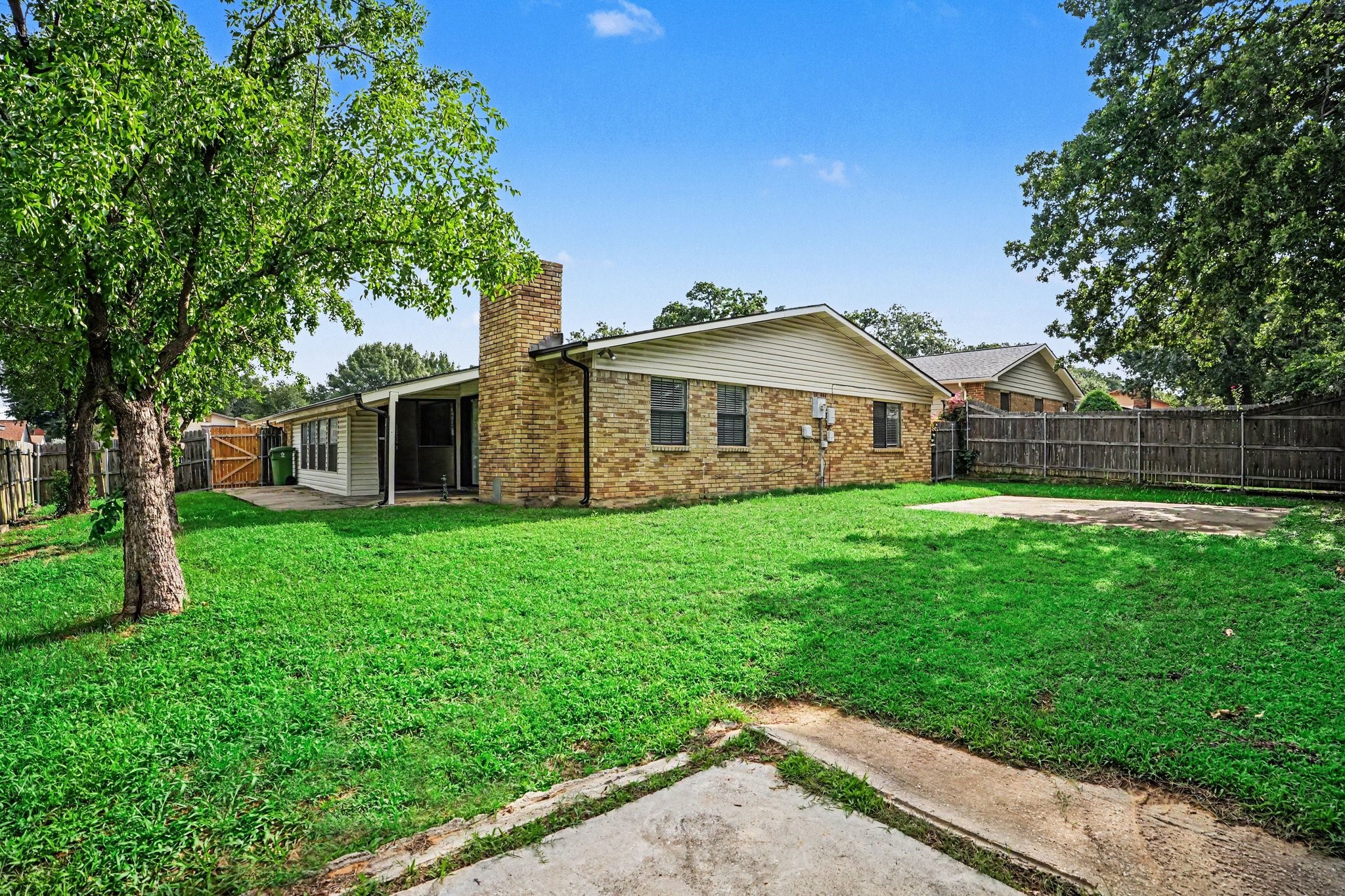 3708 Pinewood Street Bedford TX 76021