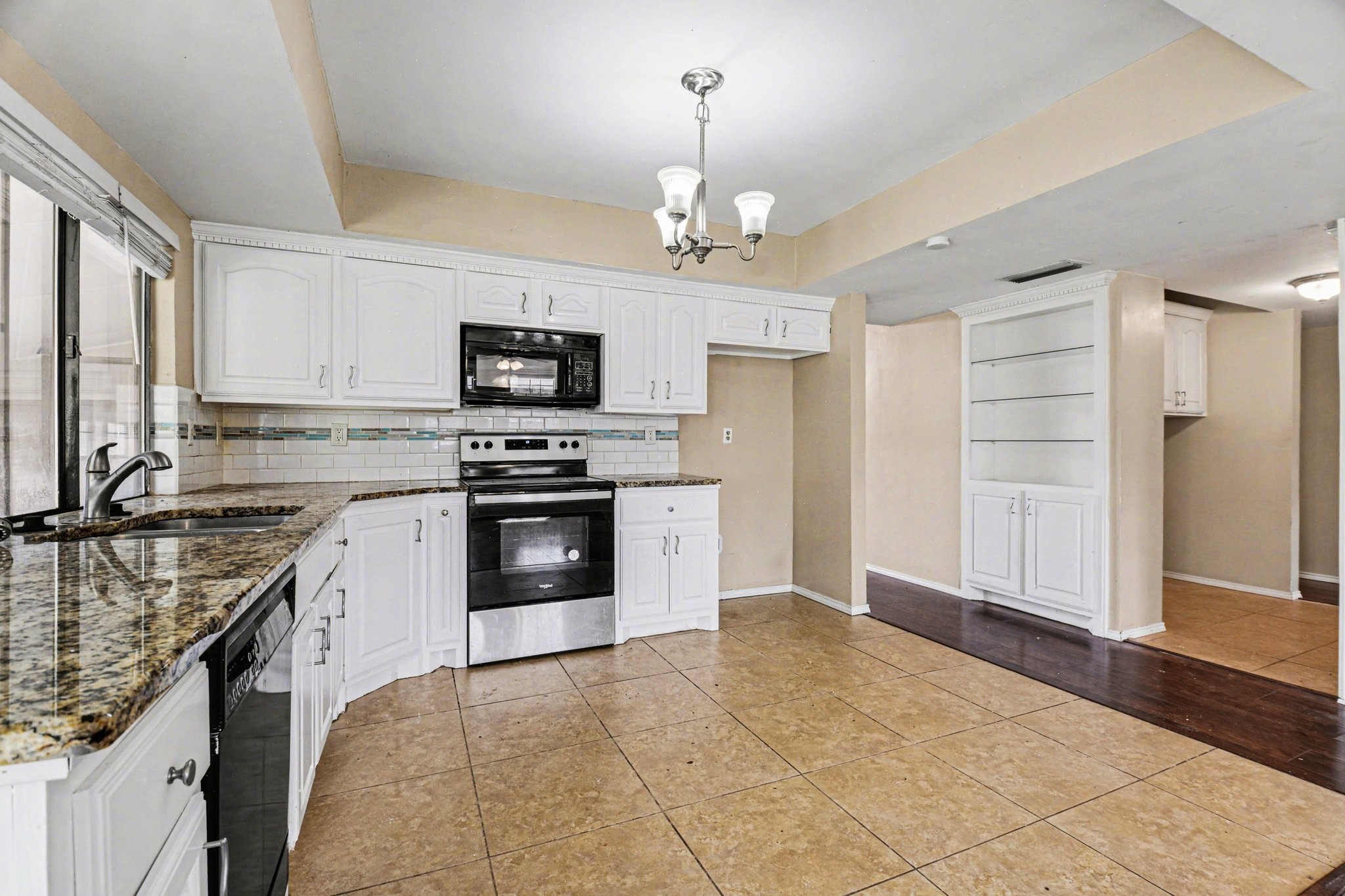 3708 Pinewood Street Bedford TX 76021