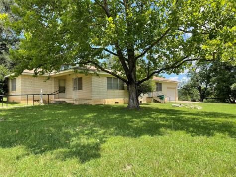 210 N Love Street Oakwood TX 75855