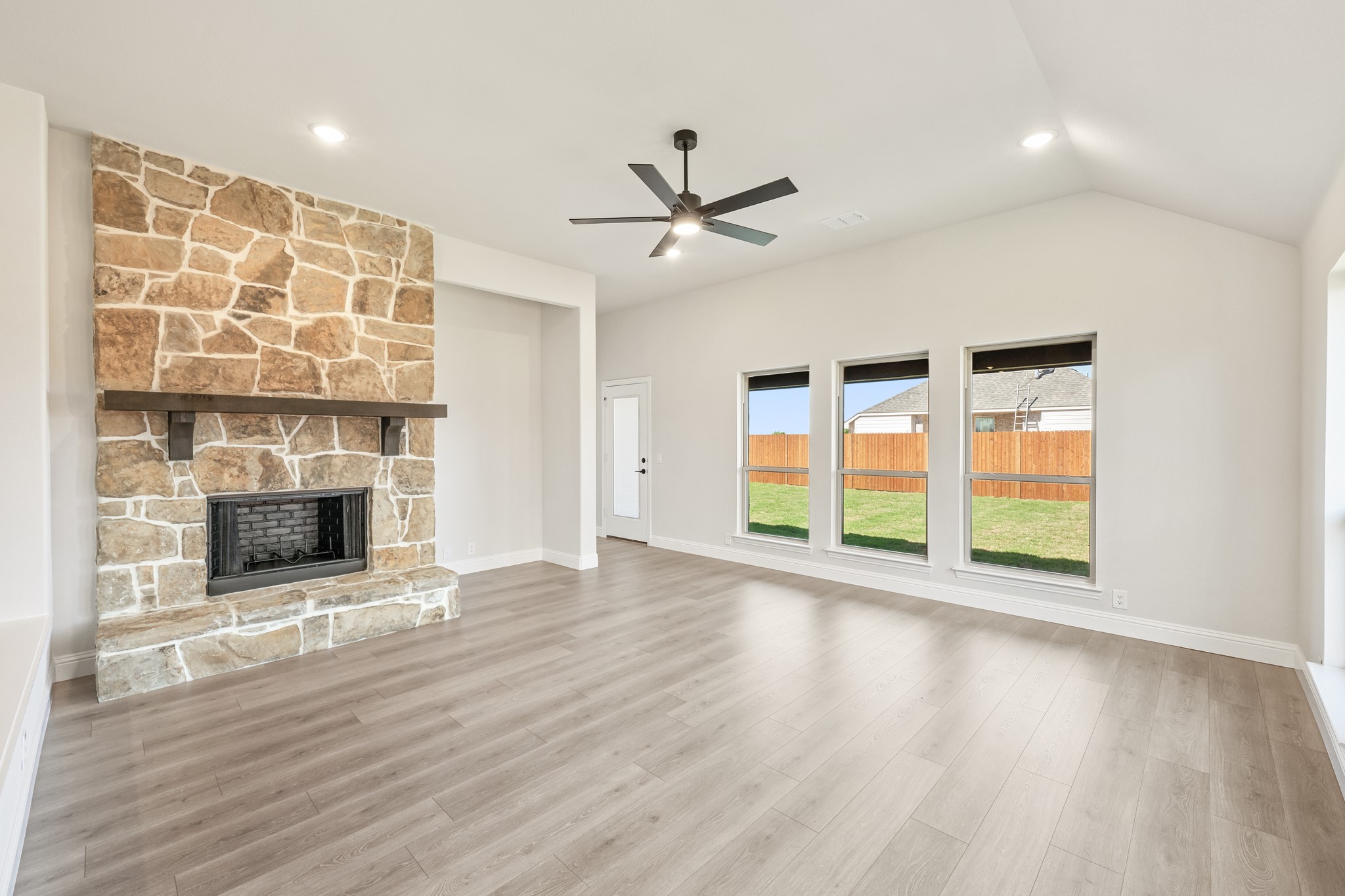 416 Carnero Drive Granbury TX 76049