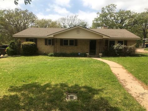 1303 S Lang Avenue Denison TX 75020
