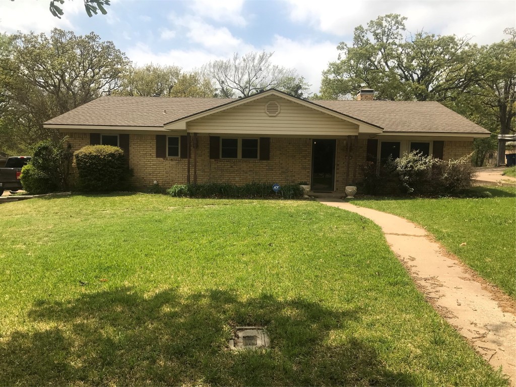 1303 S Lang Avenue Denison TX 75020