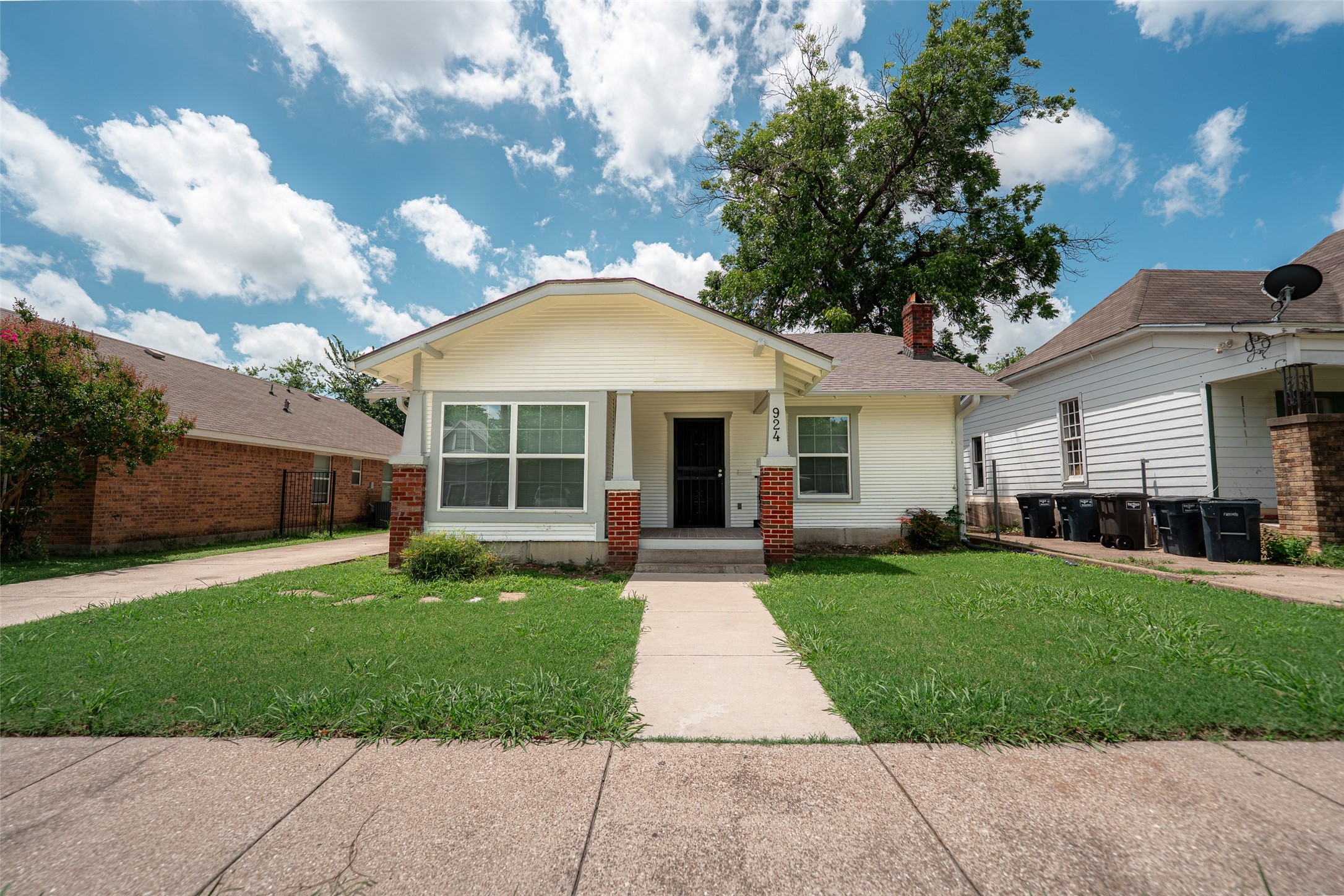 924 E Leuda Street Fort Worth TX 76104