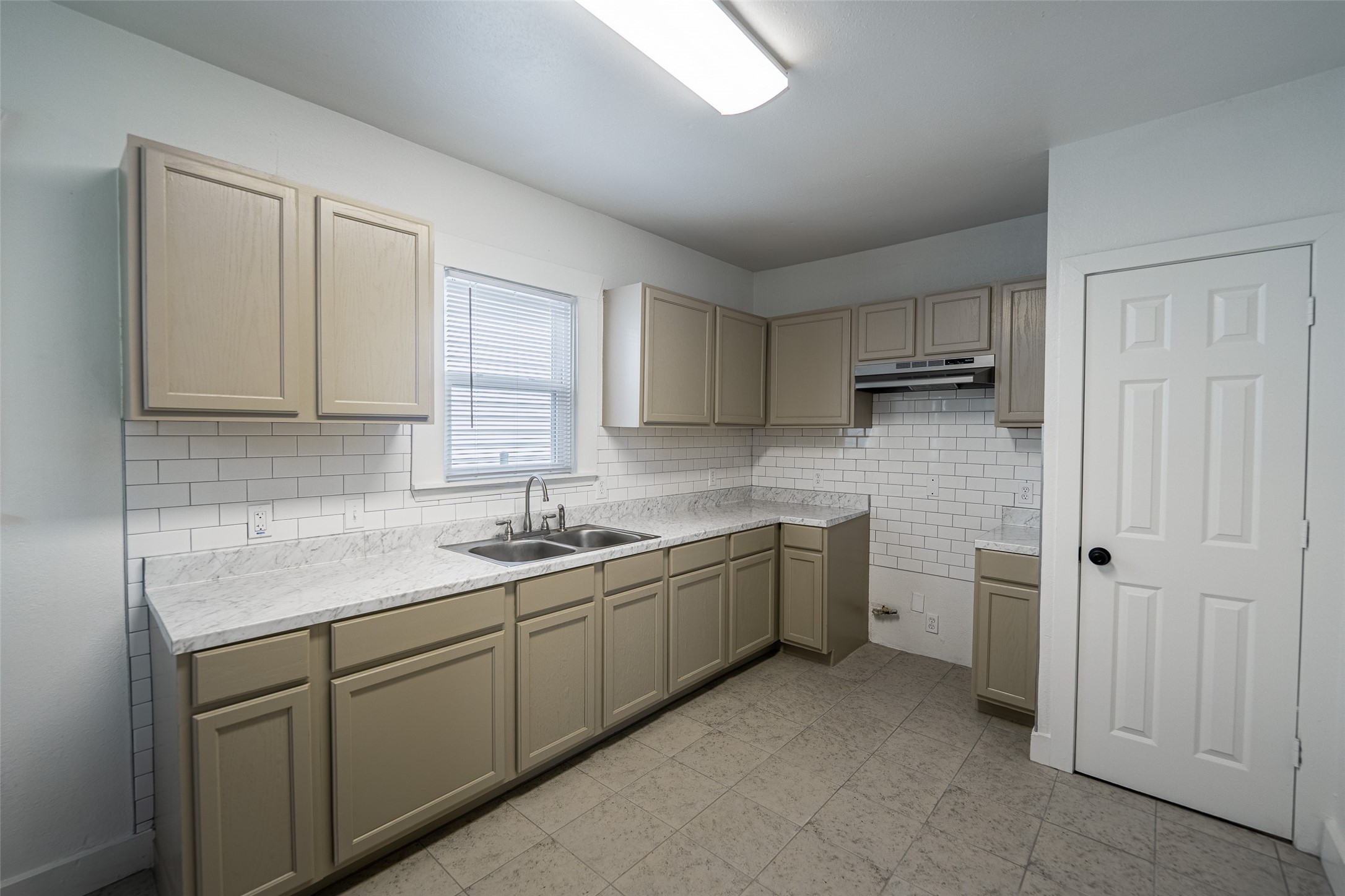 924 E Leuda Street Fort Worth TX 76104