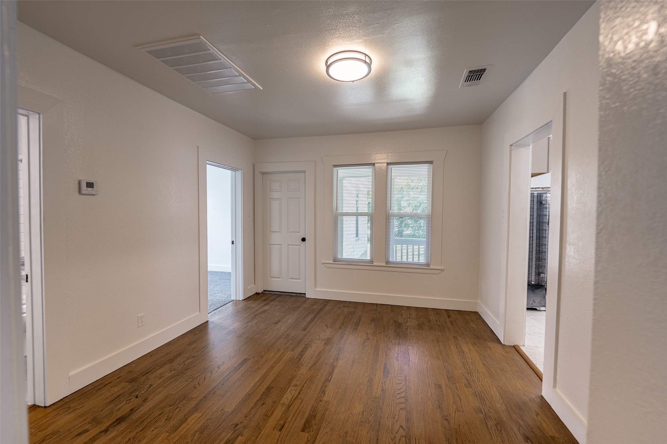 924 E Leuda Street Fort Worth TX 76104