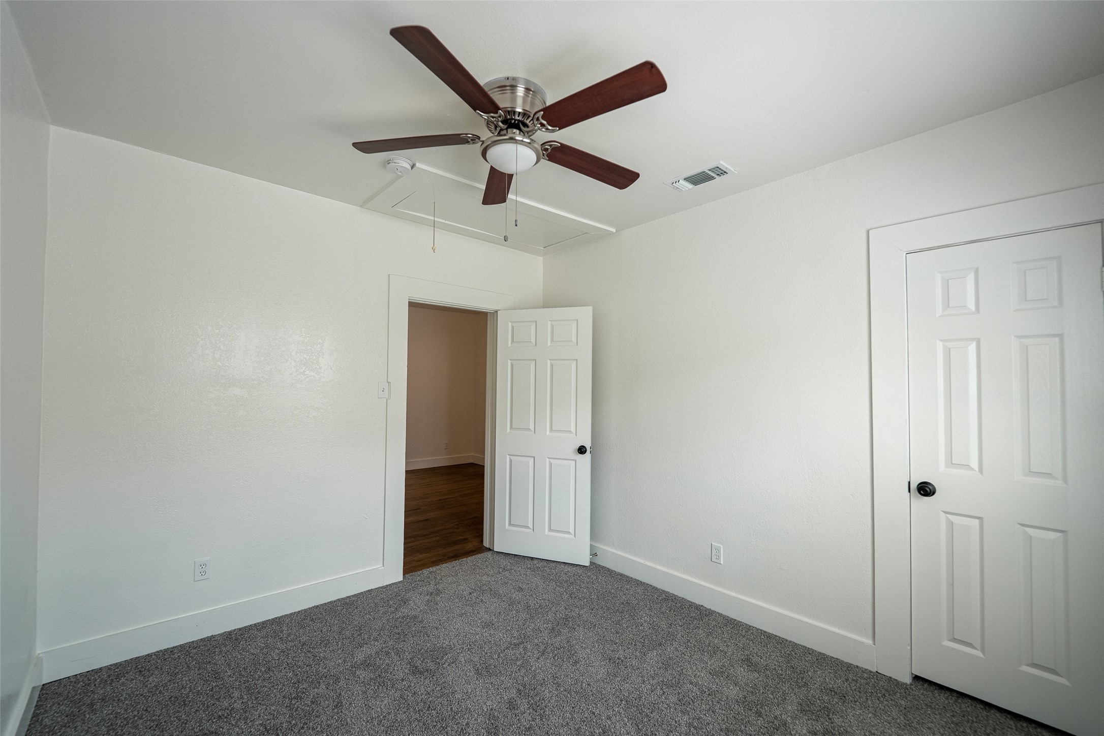 924 E Leuda Street Fort Worth TX 76104