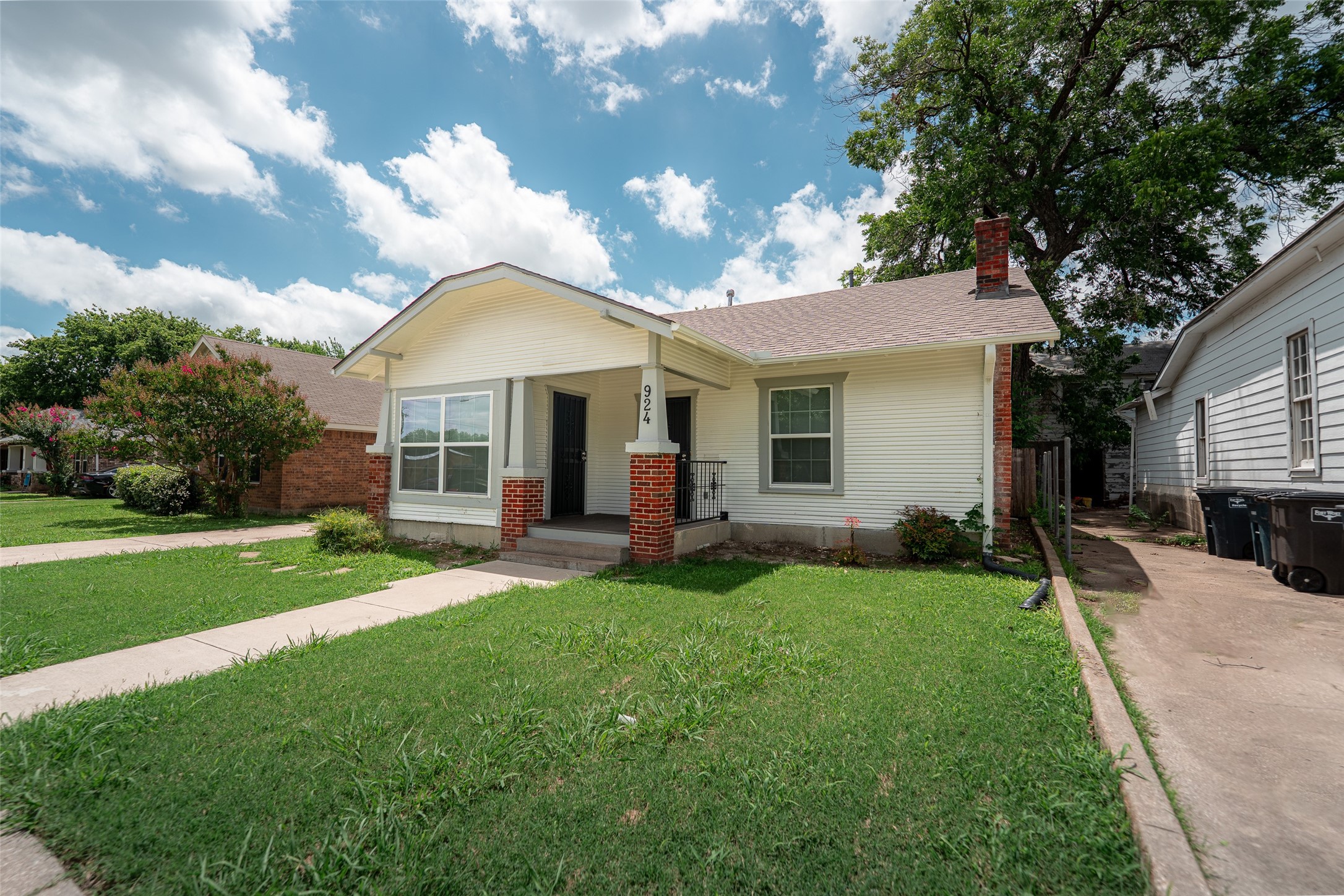 924 E Leuda Street Fort Worth TX 76104