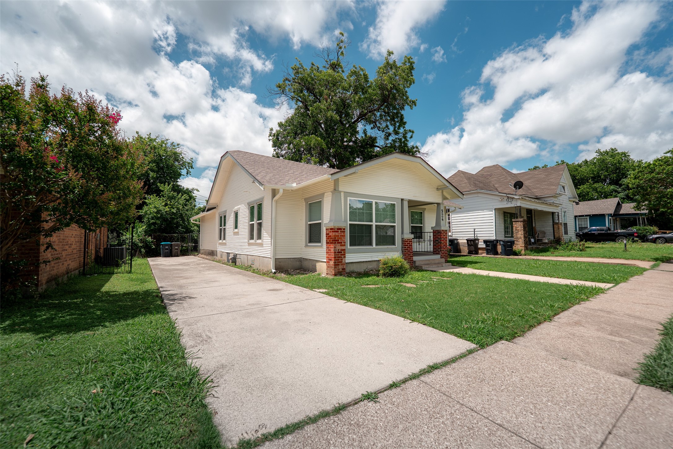 924 E Leuda Street Fort Worth TX 76104