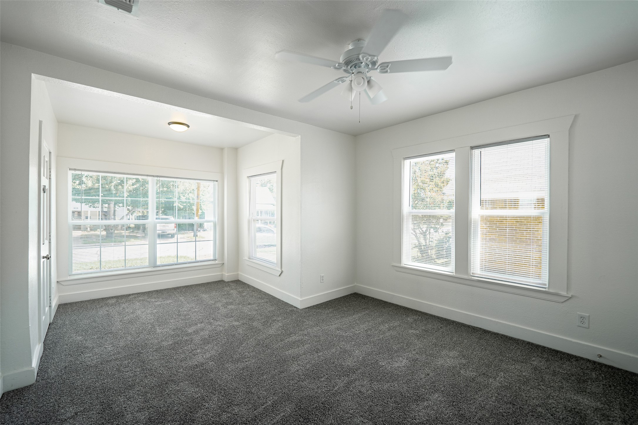 924 E Leuda Street Fort Worth TX 76104