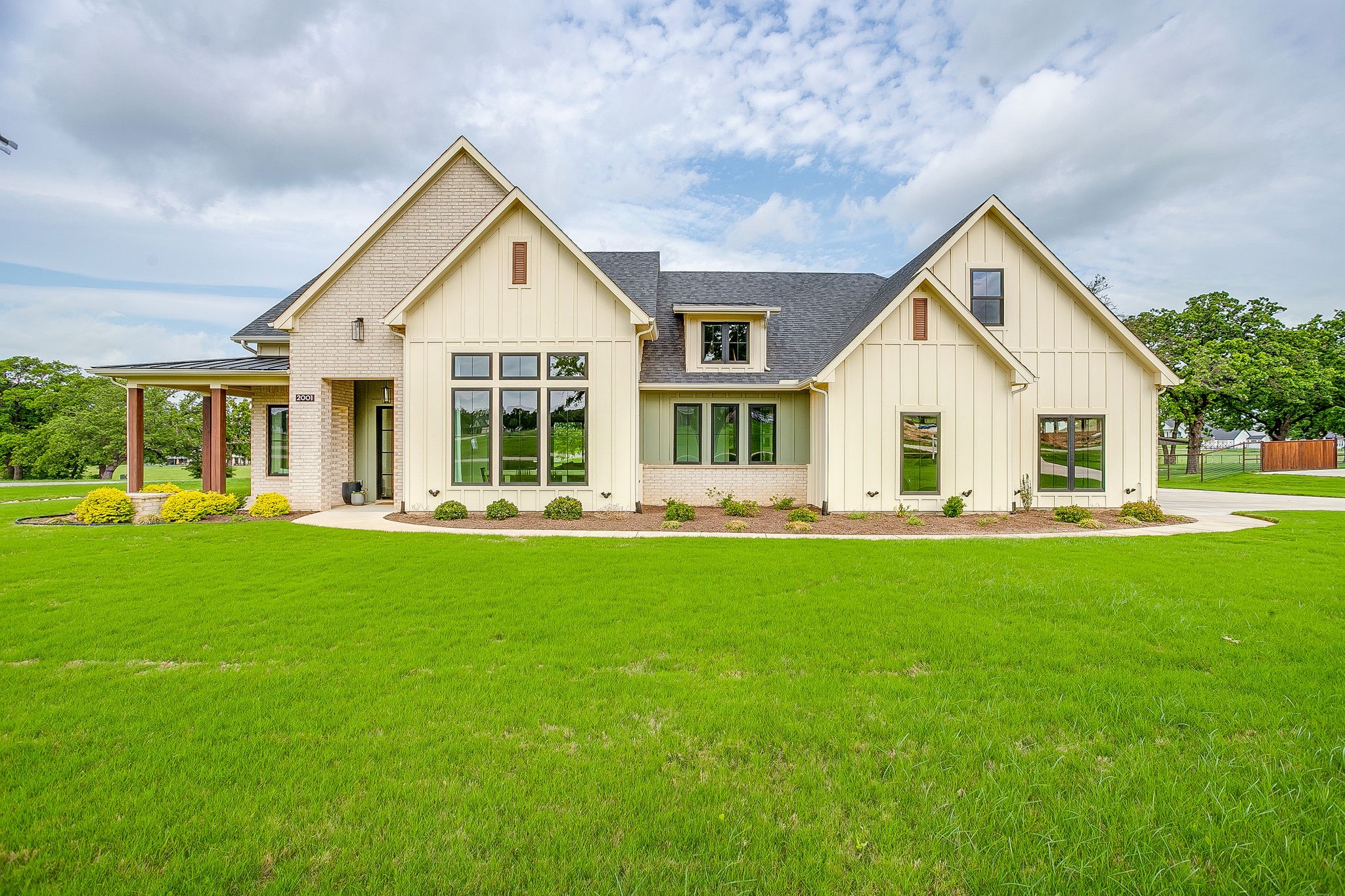 2001 Pinetree Post Weatherford TX 76087