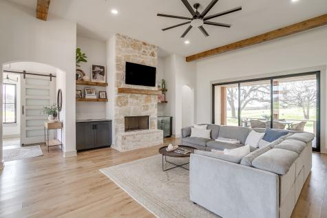 2001 Pinetree Post Weatherford TX 76087