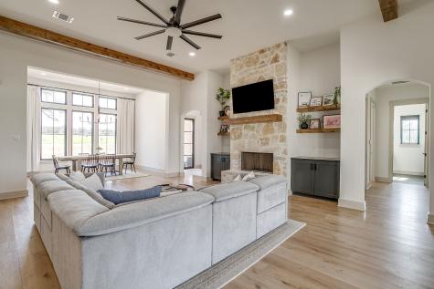 2001 Pinetree Post Weatherford TX 76087