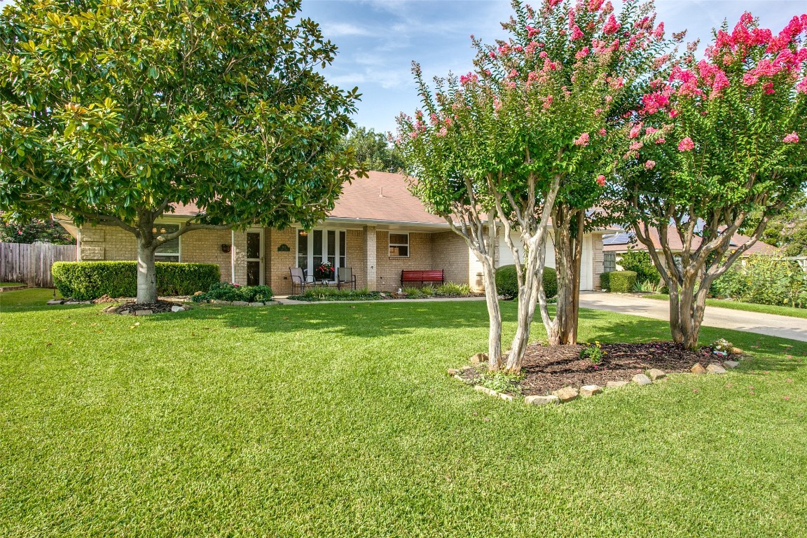 702 Oak Lane Grapevine TX 76051