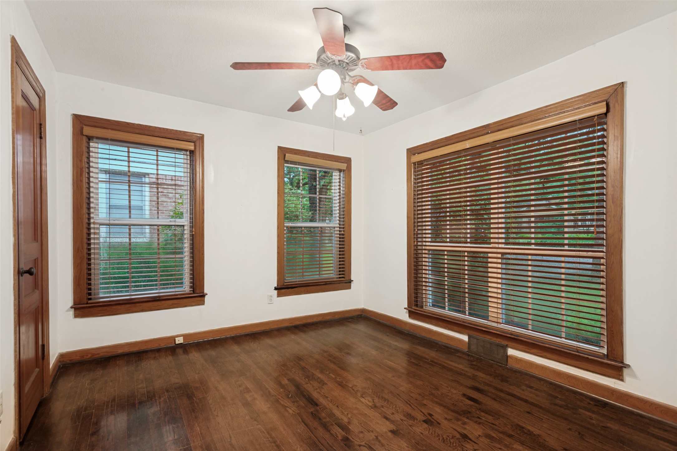 2321 Primrose Avenue Fort Worth TX 76111
